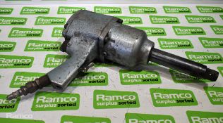 Universal Tool UT-8415 pneumatic impact wrench