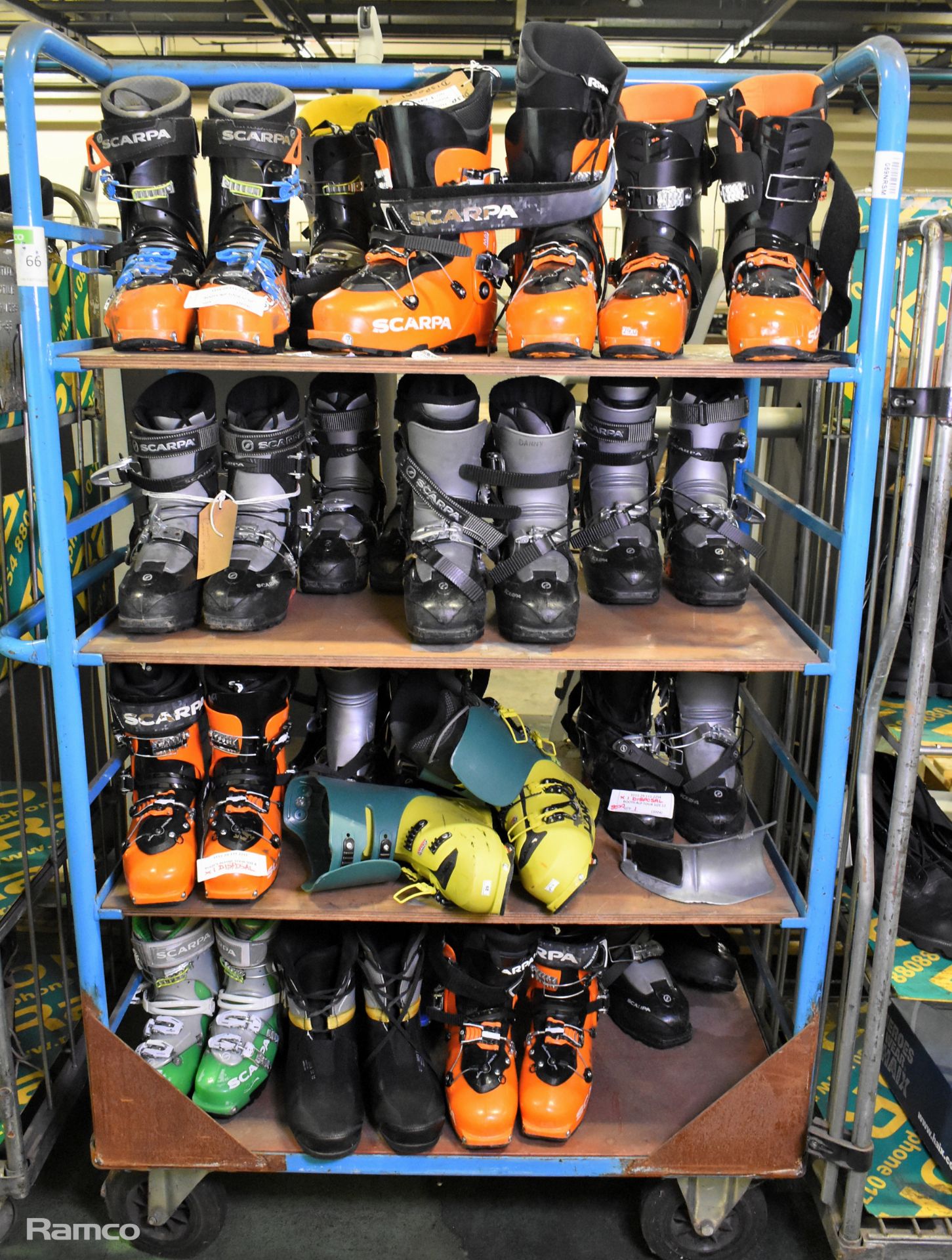 16x pairs of Scarpa ski boots - mixed sizes - mixed colours