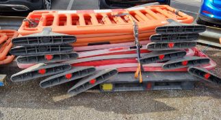21x Mixed plastic public interlock barriers - W 2000 x D 100 x H 1000mm