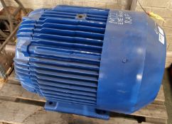 Large electric motor - unknown make or model - L 1000 x W 600 x H 600mm - 670kg - MODEL PLATE WORN