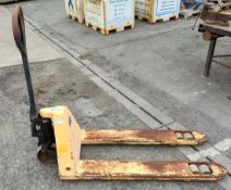 Chapel Engineering BD30 hand pallet truck - capacity: 3000kg