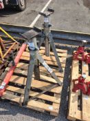 Pair of mid height 8 tonne axle stands
