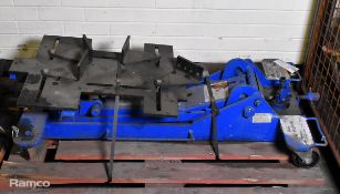 1000kg floor type transmission jack with jack adaptors - L 1280 x W 600 x 780mm