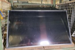 7x Monitors and TVs - sizes start from 43 inch to 50 inch - mixed models - ALL SCREENS ARE DAMAGED