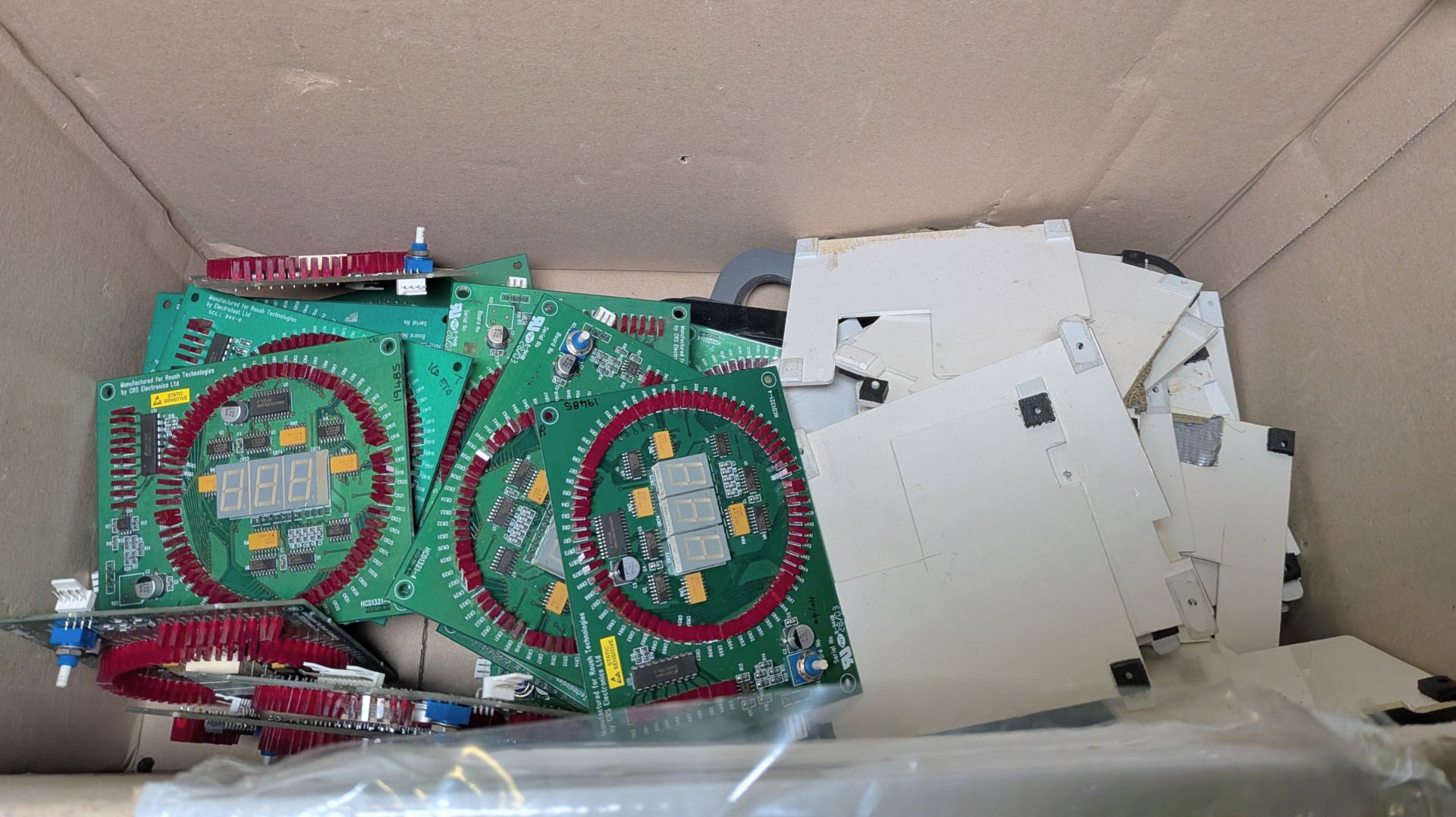 Workshop equipment - equipment bags, power supplies, cables, wiring looms and more - Image 16 of 18