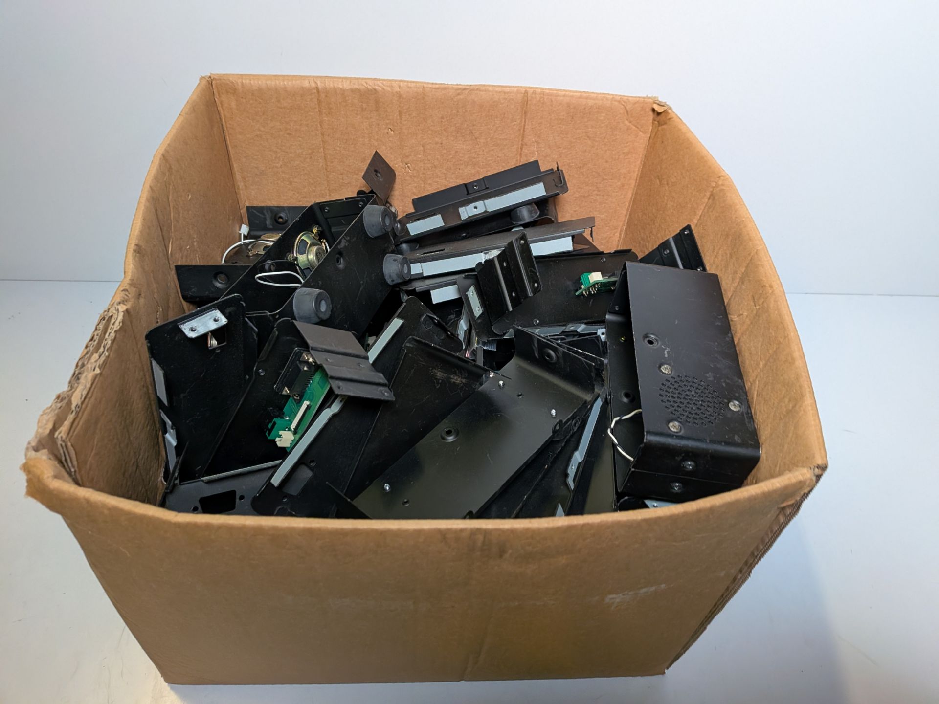 Workshop equipment - equipment bags, power supplies, cables, wiring looms and more - Image 3 of 18