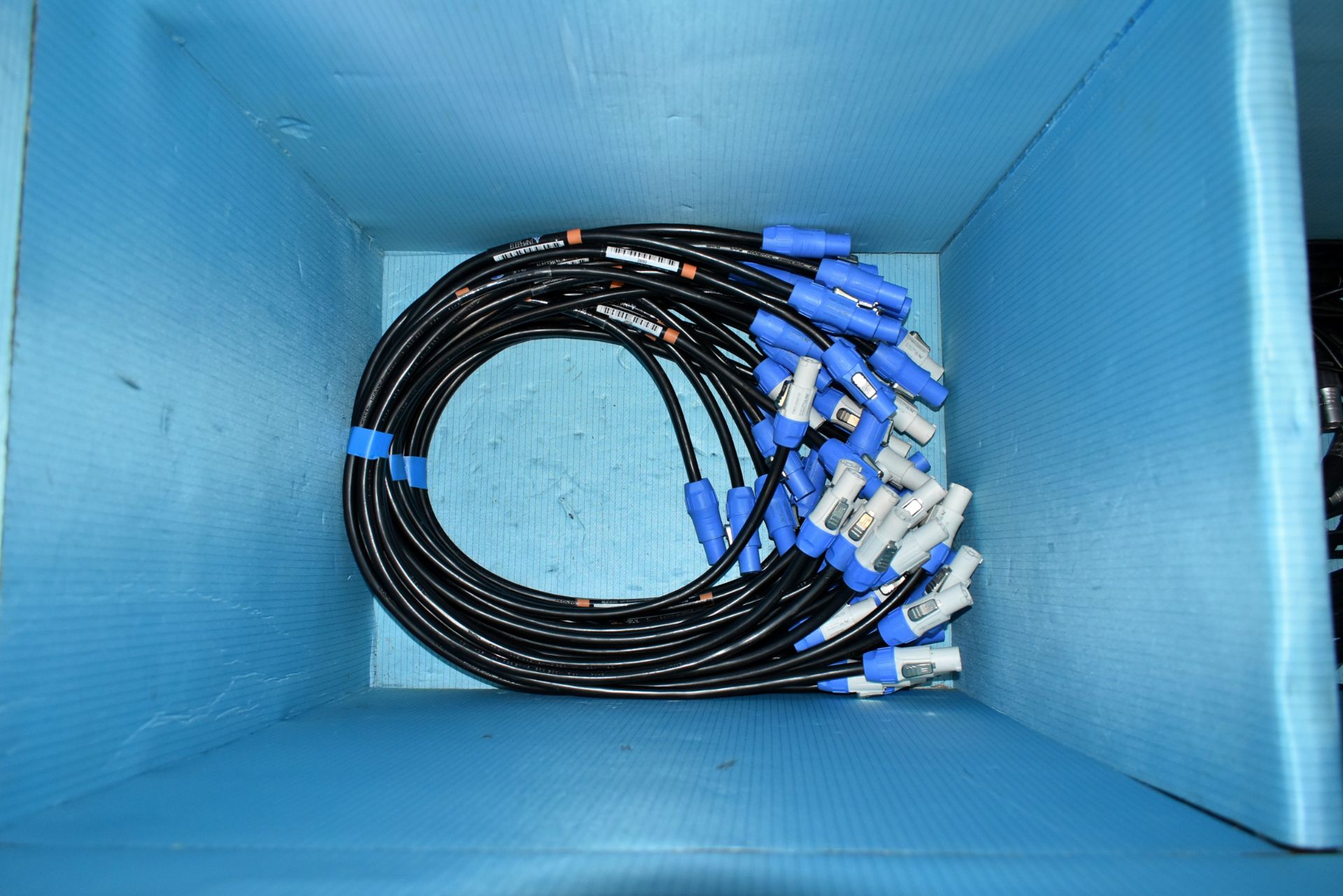 ESD Pilot 2.6 LED display kit in 9 flight cases - 61x LED panels - panel size: W 500 x H 500mm - Image 10 of 71