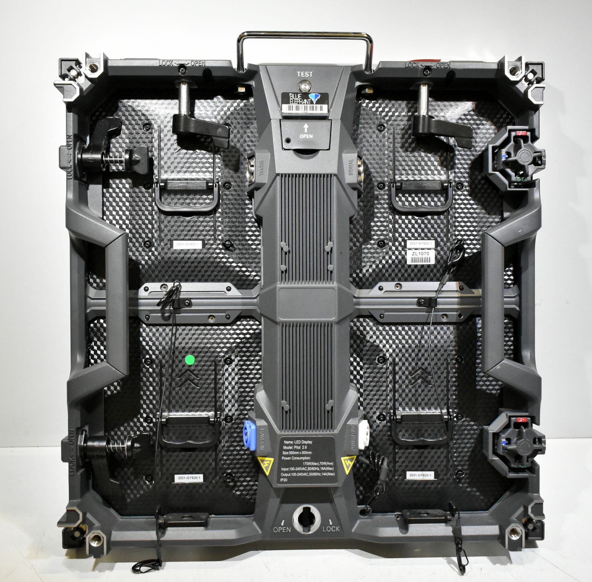 ESD Pilot 2.6 LED display kit in 9 flight cases - 61x LED panels - panel size: W 500 x H 500mm - Image 42 of 71