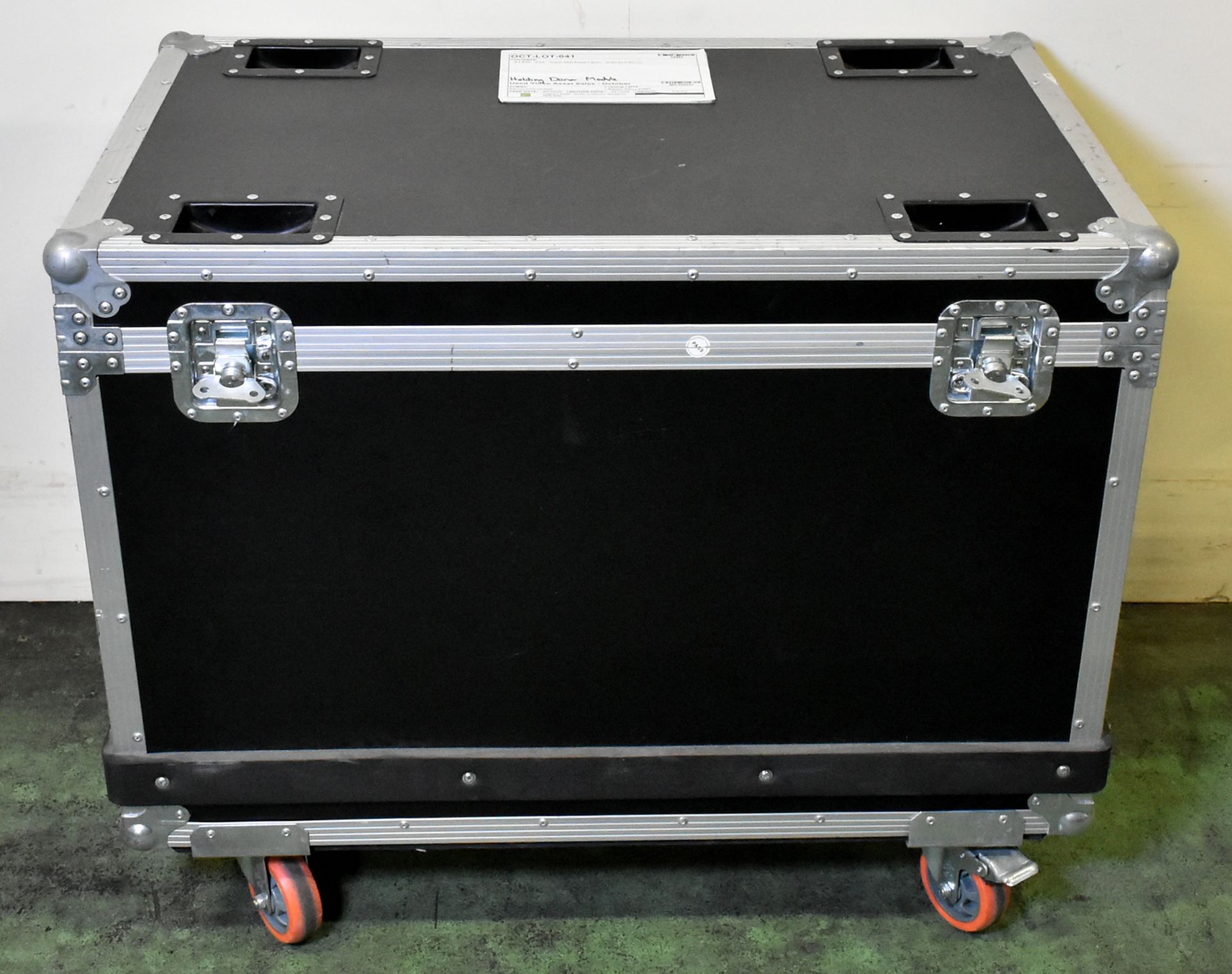 ESD Pilot 2.6 LED display kit in 9 flight cases - 61x LED panels - panel size: W 500 x H 500mm - Image 63 of 71
