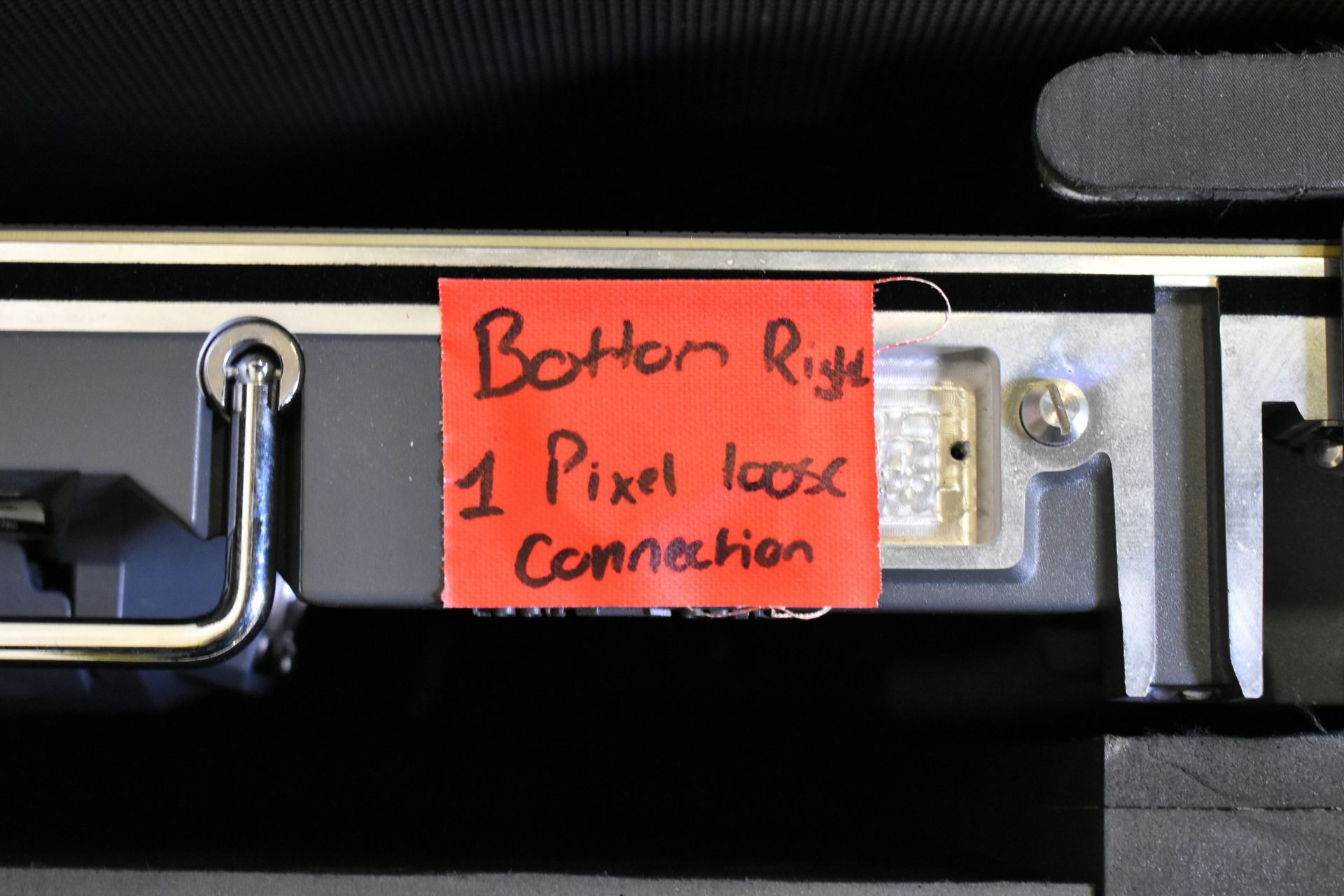 ESD Pilot 2.6 LED display kit in 9 flight cases - 61x LED panels - panel size: W 500 x H 500mm - Image 39 of 71