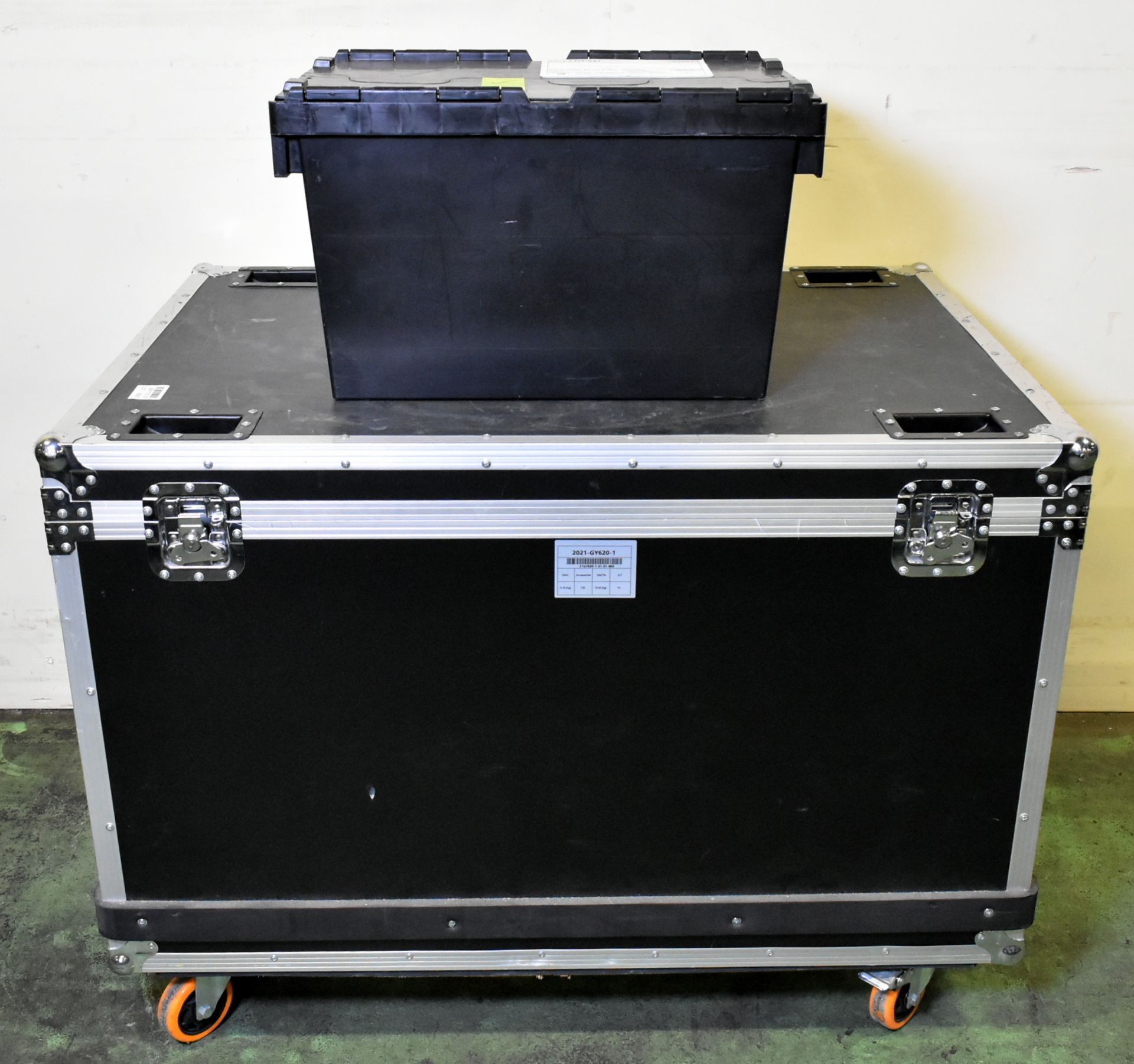 ESD Pilot 2.6 LED display kit in 9 flight cases - 61x LED panels - panel size: W 500 x H 500mm - Image 2 of 71