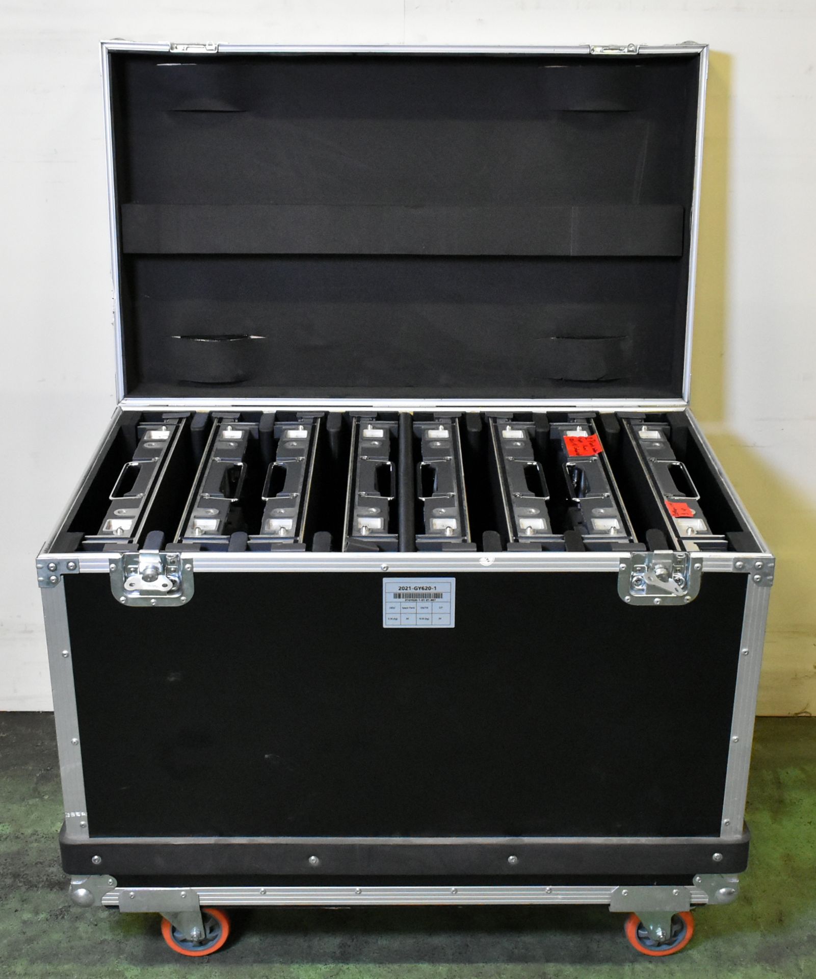 ESD Pilot 2.6 LED display kit in 9 flight cases - 61x LED panels - panel size: W 500 x H 500mm - Image 28 of 71