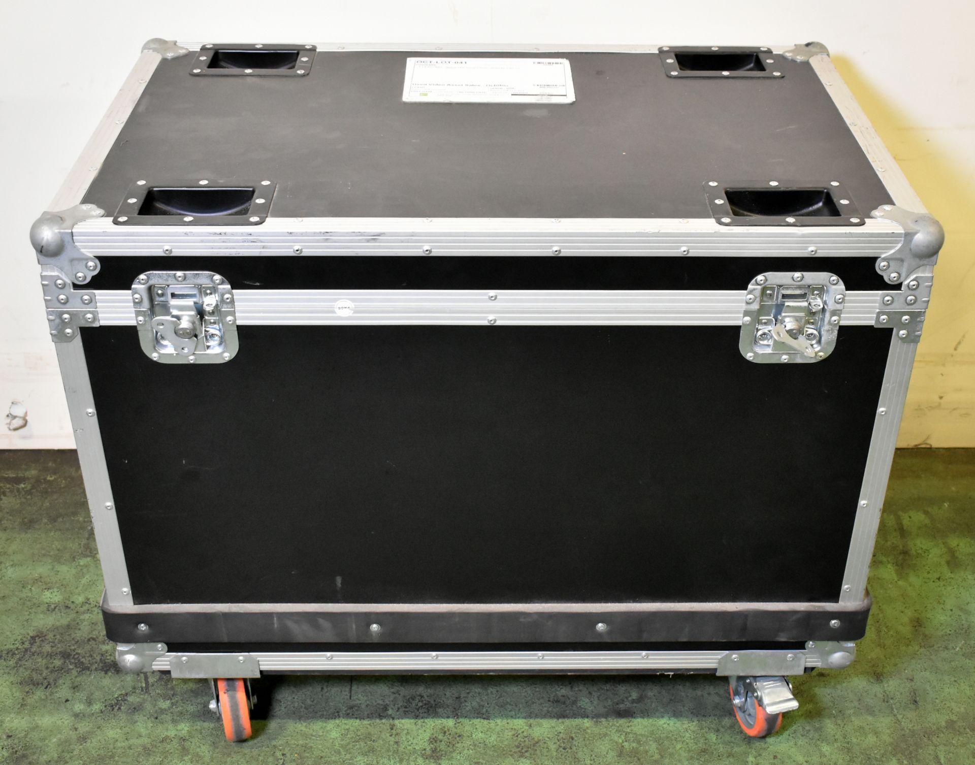 ESD Pilot 2.6 LED display kit in 9 flight cases - 61x LED panels - panel size: W 500 x H 500mm - Image 17 of 71
