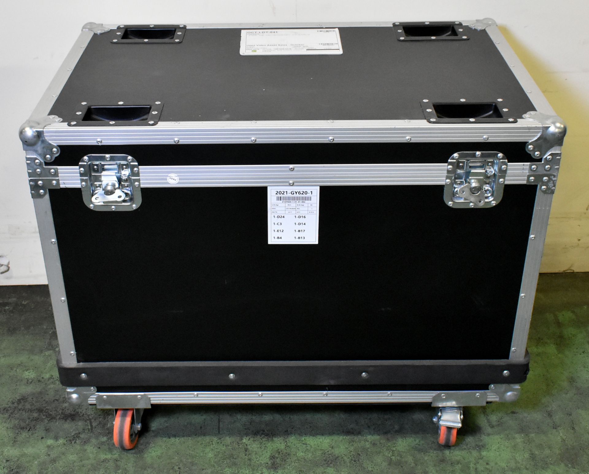 ESD Pilot 2.6 LED display kit in 9 flight cases - 61x LED panels - panel size: W 500 x H 500mm - Image 68 of 71