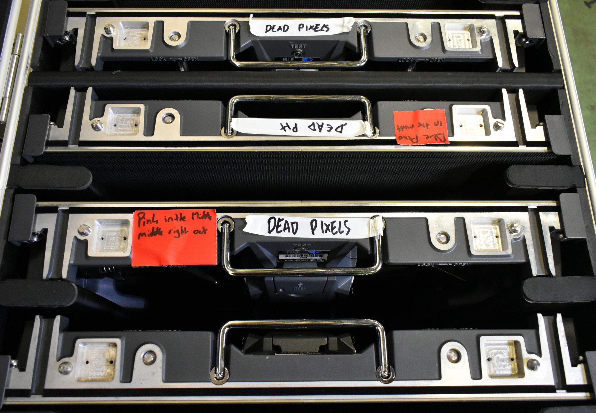 ESD Pilot 2.6 LED display kit in 9 flight cases - 61x LED panels - panel size: W 500 x H 500mm - Image 57 of 71