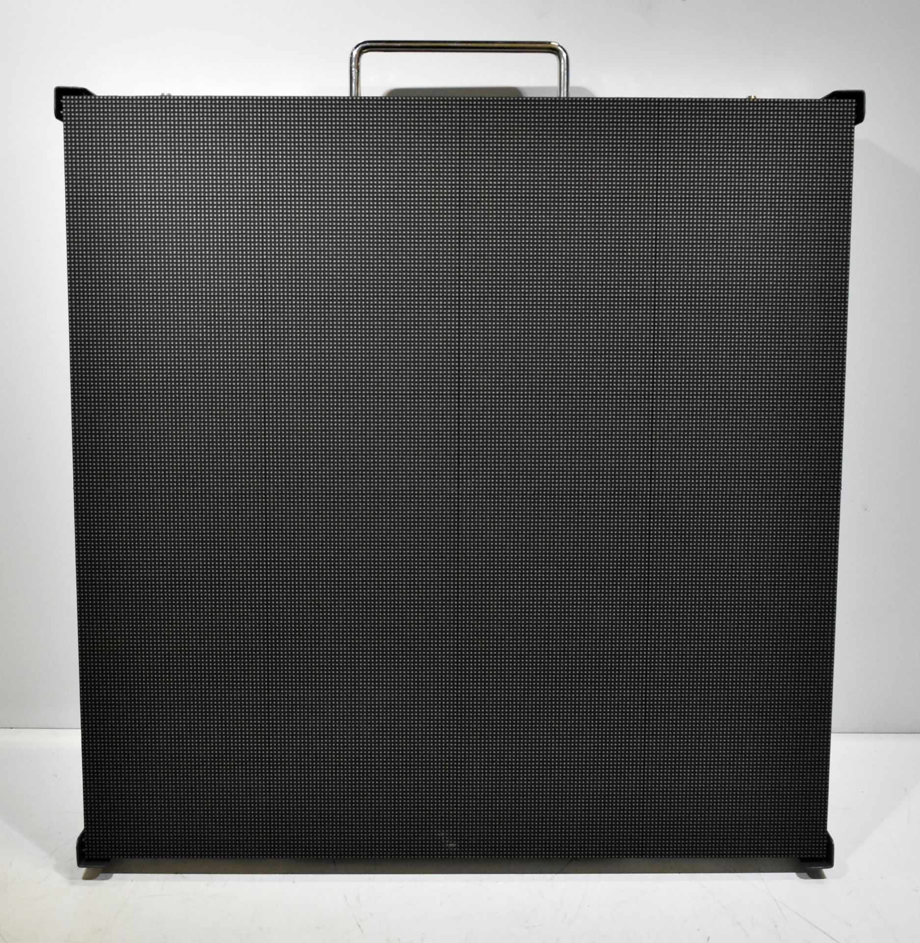 ESD Pilot 2.6 LED display kit in 9 flight cases - 61x LED panels - panel size: W 500 x H 500mm - Image 21 of 71