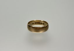 A 9ct gold wedding band Q 3.71g