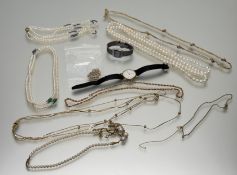 A collection of costume jewellery to include a modern Chinese cultured freshwater pearl necklace: l.