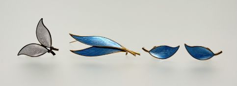 A collection of David Andersen of Norway sterling silver jewellery to include a twin leaf brooch