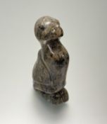 A Unique Stone Carved bird sculpture by Enos Gunja (Zimbabwaen 1947-), signed verso. (h-17cm)