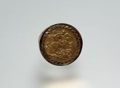 A George V gold sovereign 1911 mounted in 9ct gold ring U 16.48g
