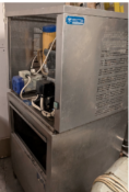 Large Commercial ice Machine