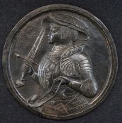 Dekorschild mit Reliefportrait eines maximilianischen Fürsten