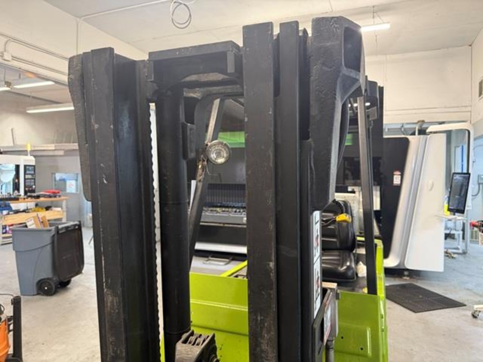 4,000lb Clark Model CCS20MB Propane Forklift - Image 5 of 12