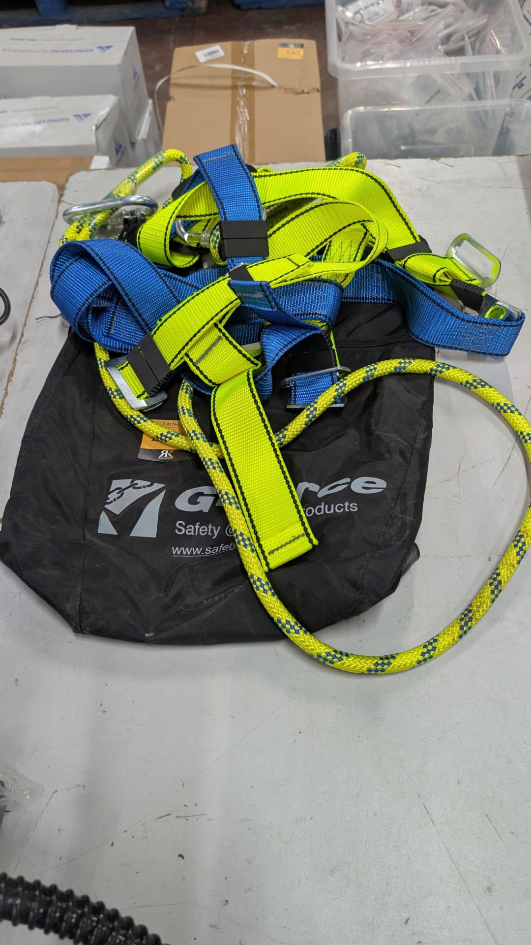 1 off G-Force Safety Harness - Image 4 of 10