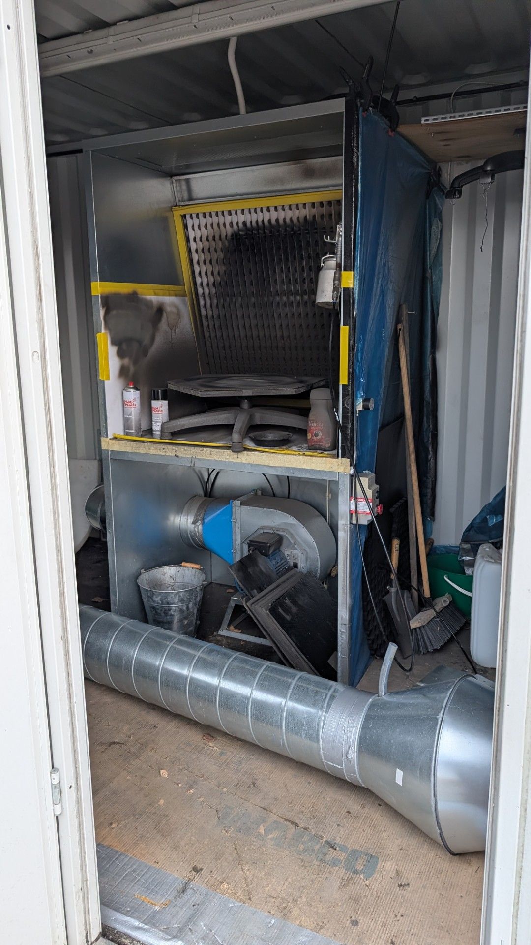 Shipping Container-Based Workshop with Industrial Parts Washer and Spray Booth. This lot comprises a - Image 12 of 31