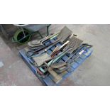 Contents of a Pallet of assorted spades, shovels, forks and similar