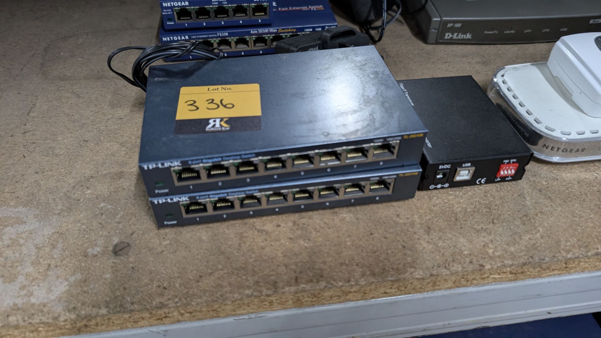 11 off assorted small switches and similar - Image 3 of 9