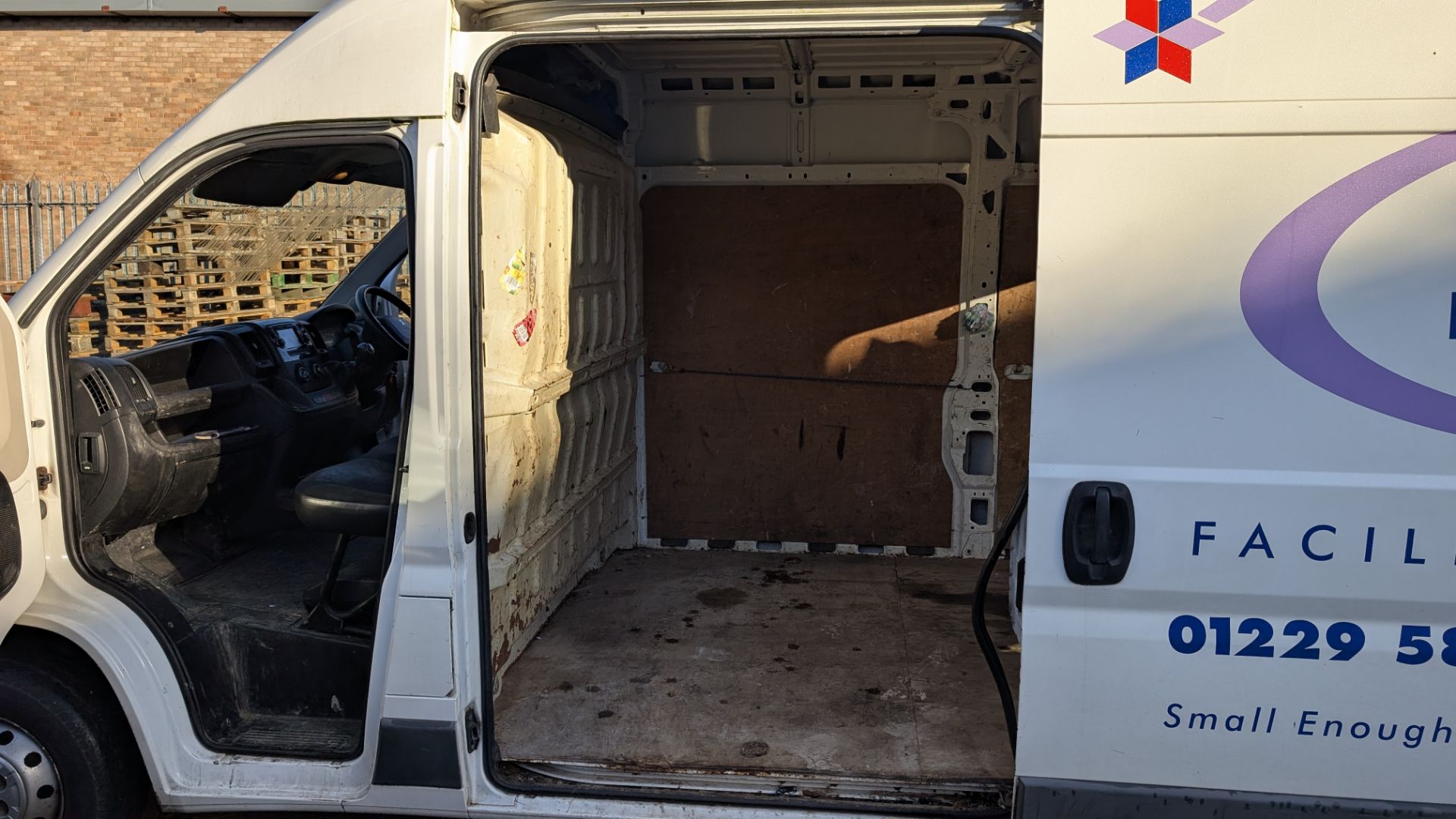 PJ66 ZVG, Peugeot Boxer 335 Pro L3H2 Blue HDI Panel Van, 6-Speed Manual Gearbox, 1997cc Diesel Engin - Image 21 of 41