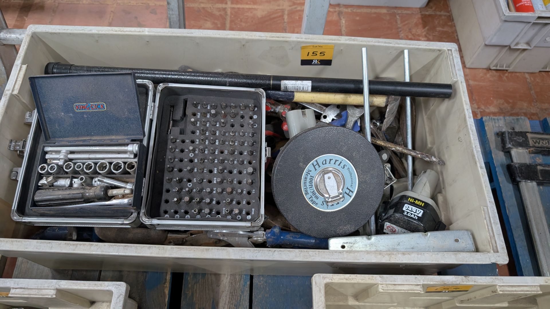 Contents of a Crate of assorted Hand Tools - Image 2 of 14