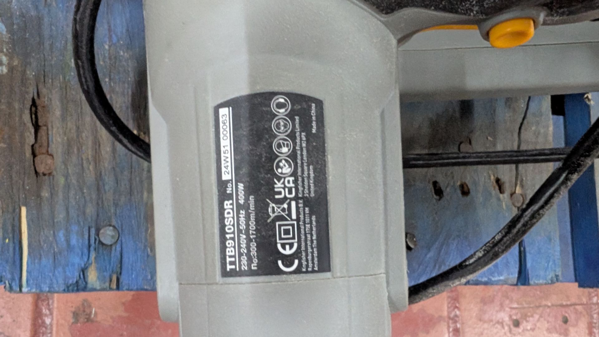 Mixed Sanding Lot, comprising Titan Electric Filing Belt Sander, Air-operated Circular Sander and Bo - Image 6 of 18