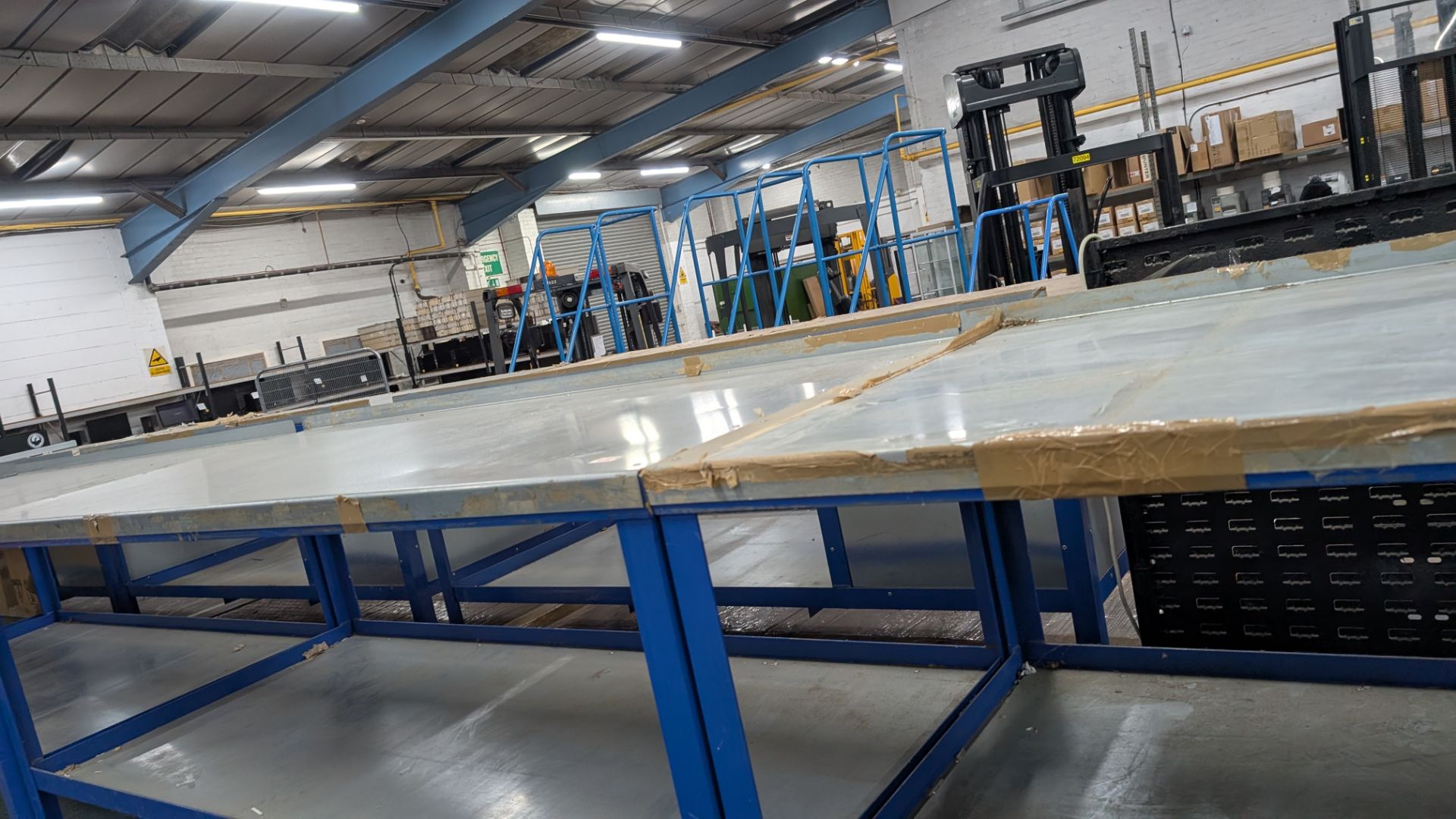 4 off Matching 2-Tier Metal Workbenches, each measuing approx 2000mm x 900mm x 840mm - Image 16 of 17