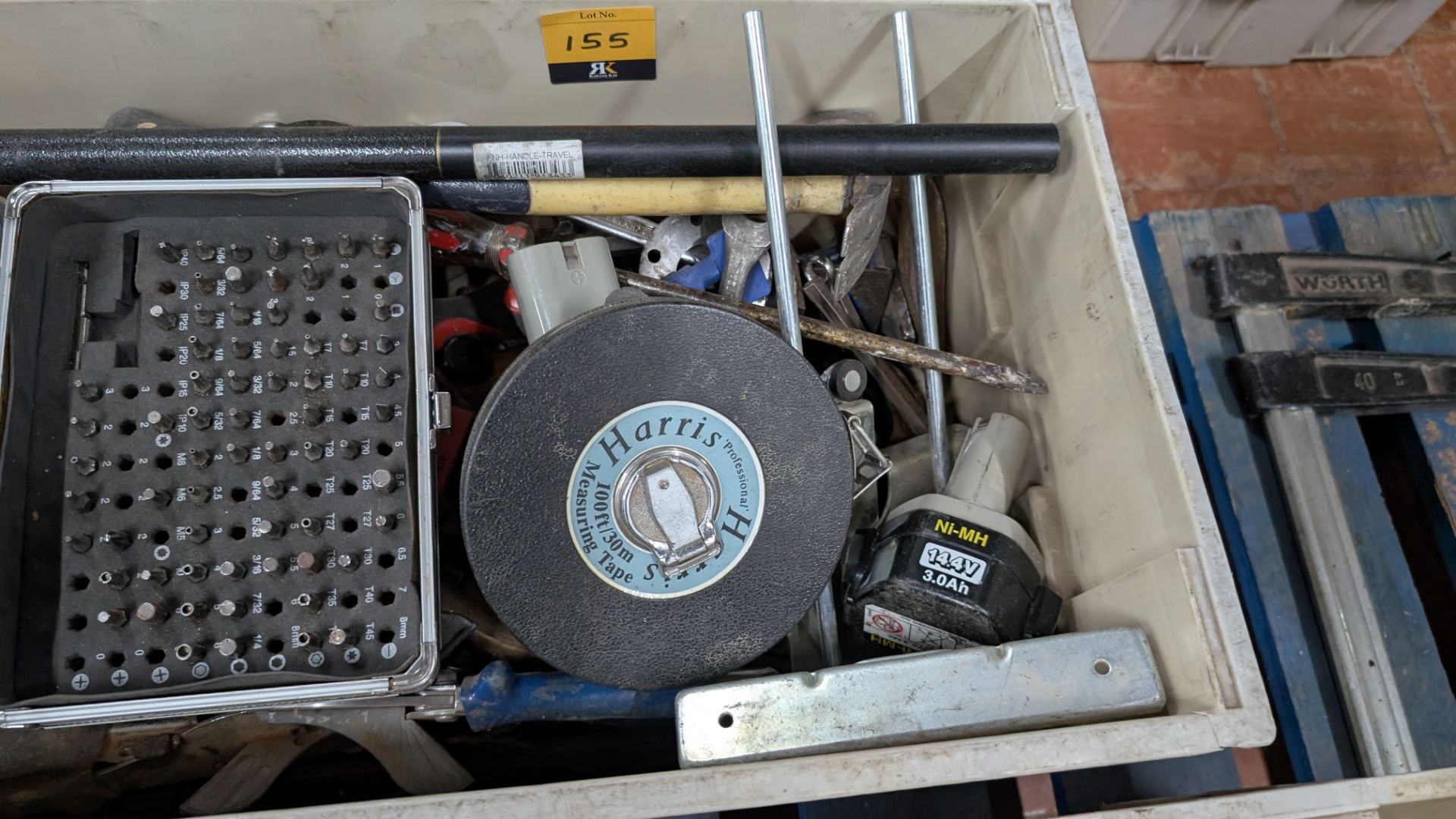 Contents of a Crate of assorted Hand Tools - Image 5 of 14