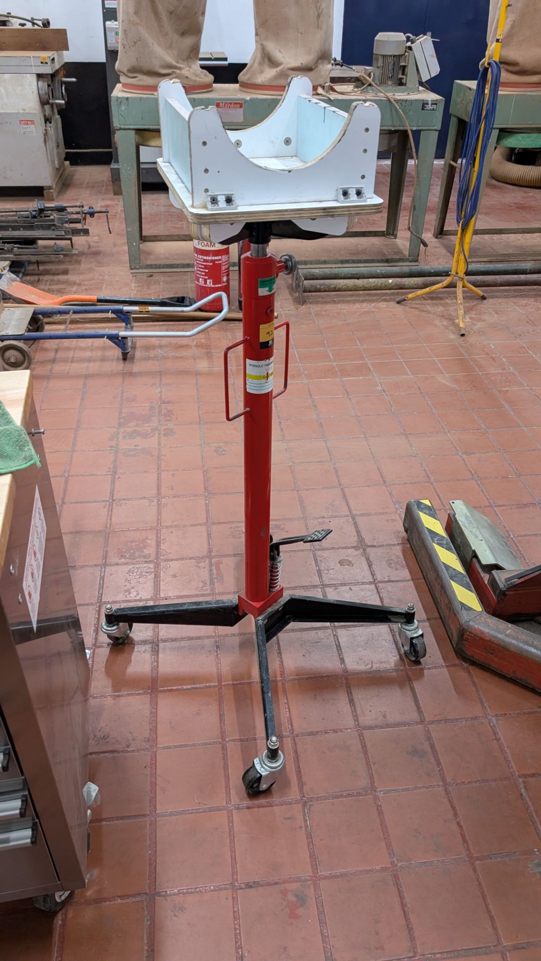 Hydraulic Transmission Lifter, 0.5-Ton Capacity - Image 9 of 10