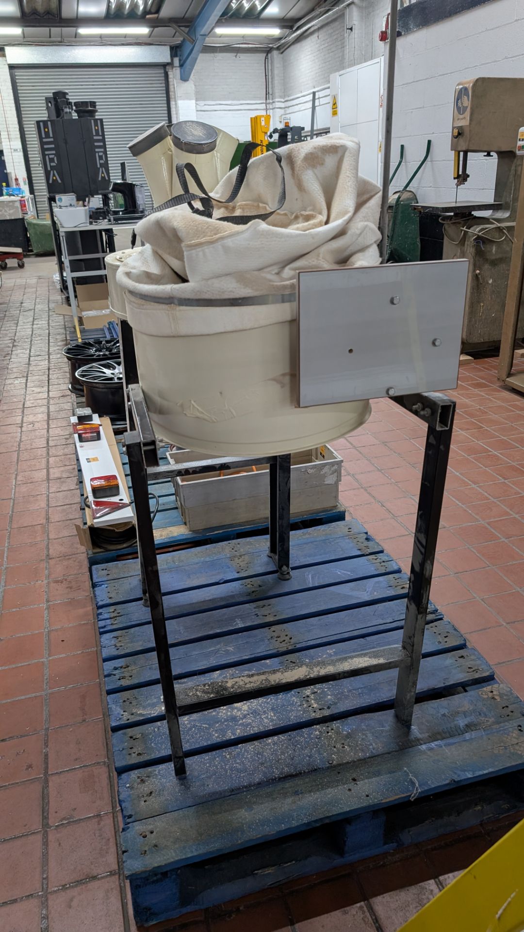 Free-standing Dust Extraction System - Image 5 of 10