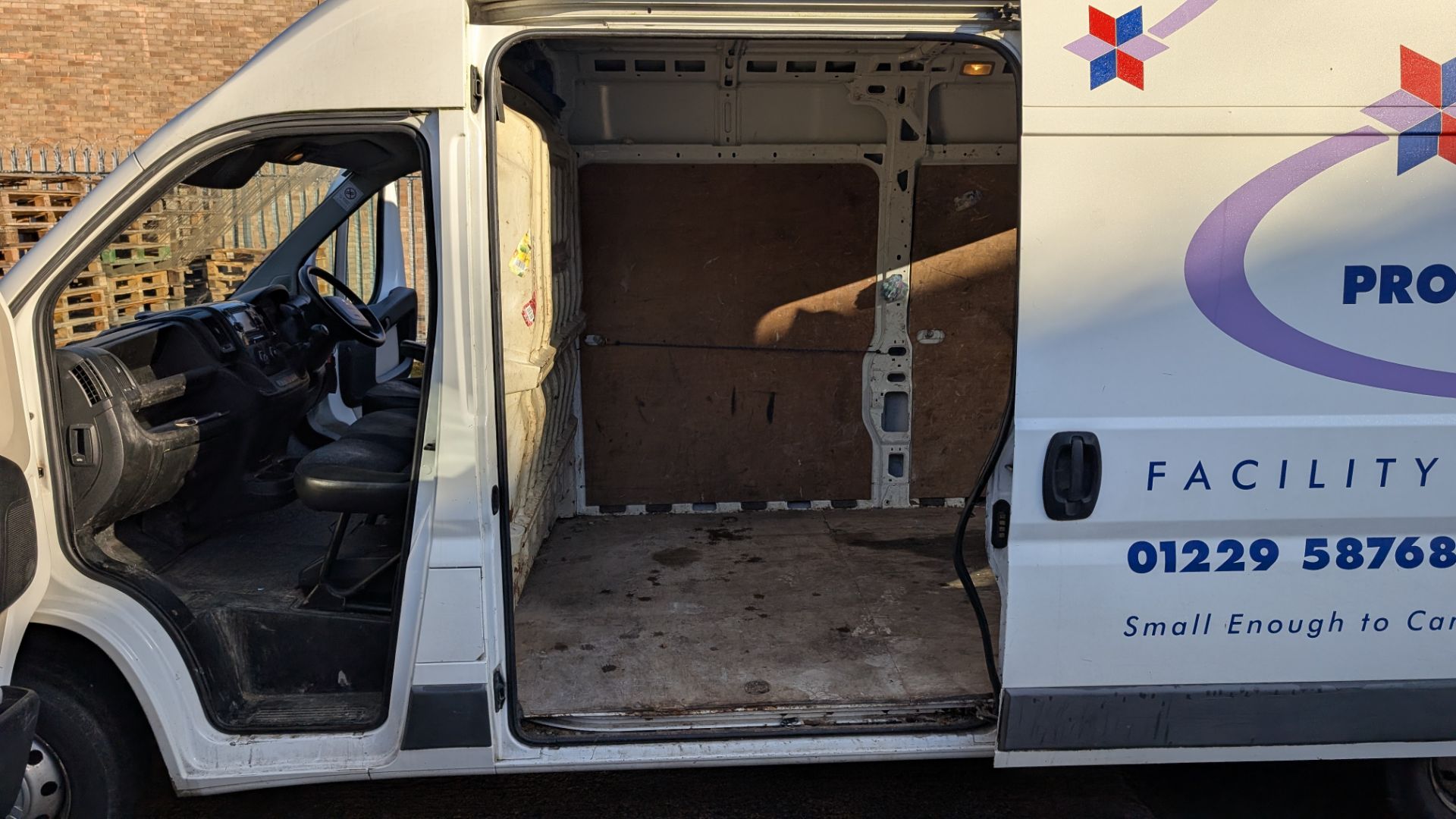 PJ66 ZVG, Peugeot Boxer 335 Pro L3H2 Blue HDI Panel Van, 6-Speed Manual Gearbox, 1997cc Diesel Engin - Image 22 of 41