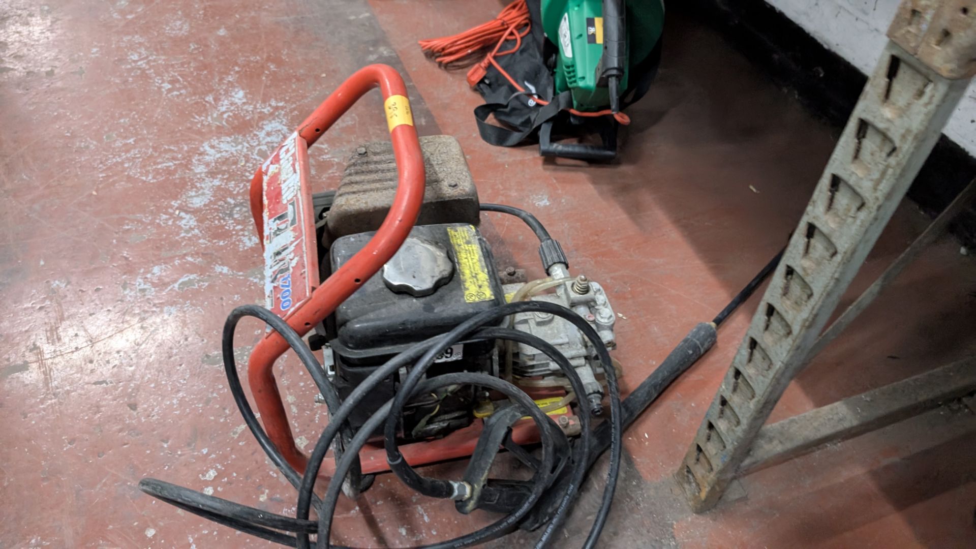 1 off Clarke T700 Portable Pressure Washer - Image 5 of 8