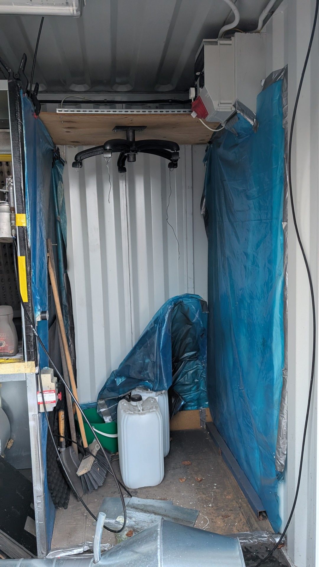 Shipping Container-Based Workshop with Industrial Parts Washer and Spray Booth. This lot comprises a - Image 14 of 31