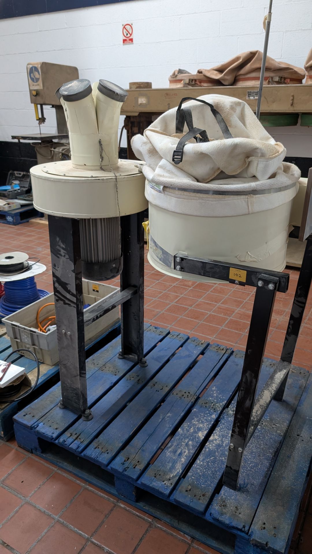 Free-standing Dust Extraction System - Image 3 of 10