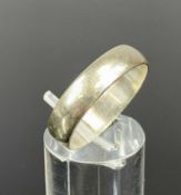 9CT WHITE GOLD WEDDING BAND, size U, 4gms