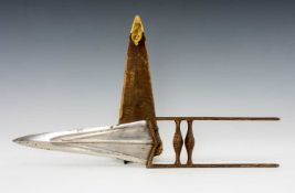 NORTH INDIAN PUSH DAGGER, KATAR, double edged blade with tapering ridges and triangular grooves,