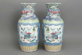 Paar chinesische Porzellanvasen