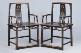 Paar chinesische Armlehnstühle der Qing Dynastie