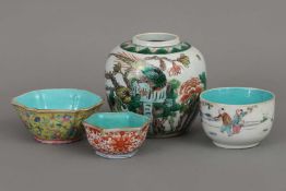 Konvolut chinesisches Porzellan4-teilig, bestehend aus 1 Vase mit Päonien- und Vogeldekor in "