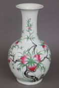 Chinesische Porzellanvase mit Pfirsichdekor