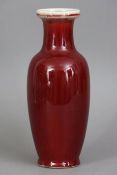 Chinesische Balustervase mit "sang-de-boeuf" Glasur